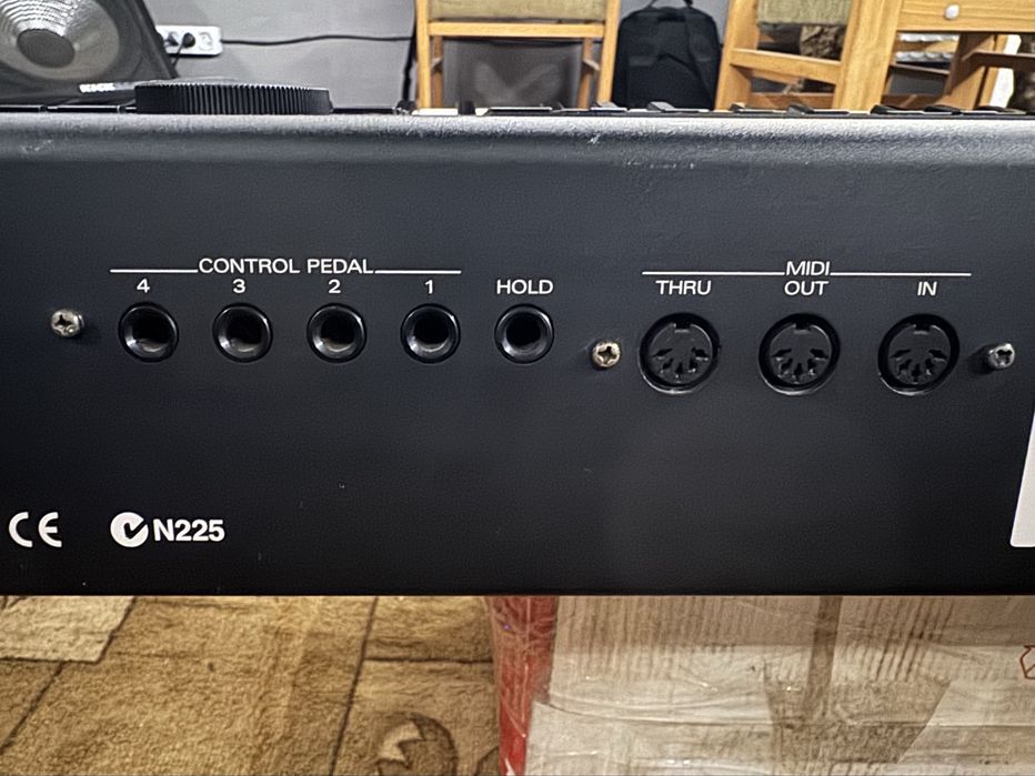 Продам робочу станцію Roland XP-60