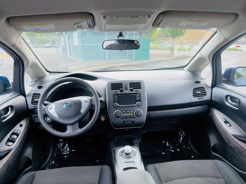 Nissan LEAF S      2017