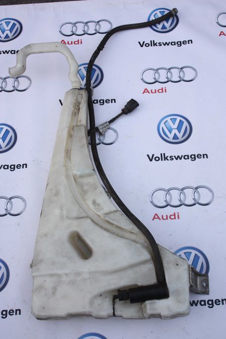 Бачок омывателя Audi A6 C5\ A4 B6 \ Q7 \ A3\ VW Touareg