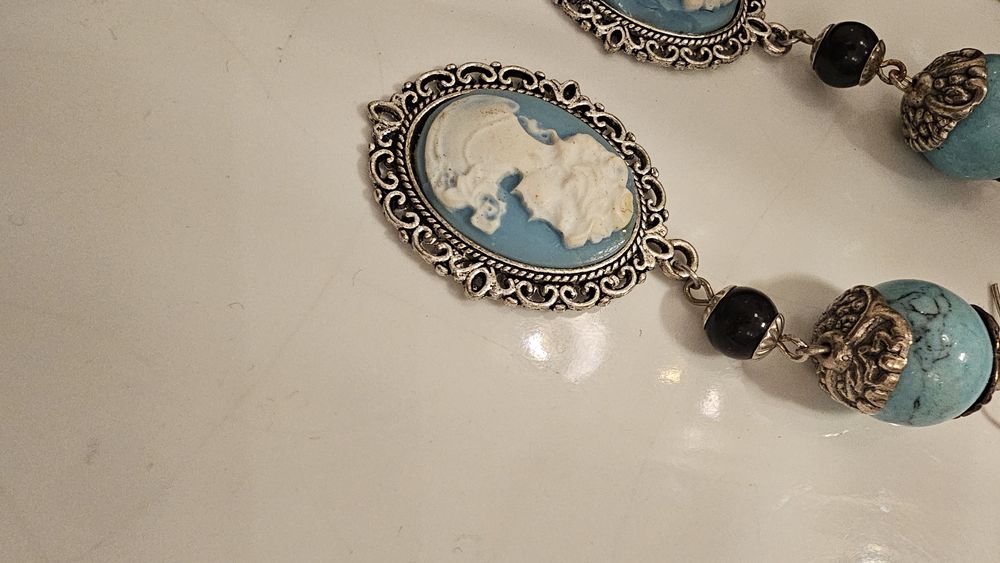 Vendo 1 par de brincos feitos à mão e pendente para gargantilha