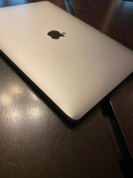 MacBook Pro 13’. TouchBar