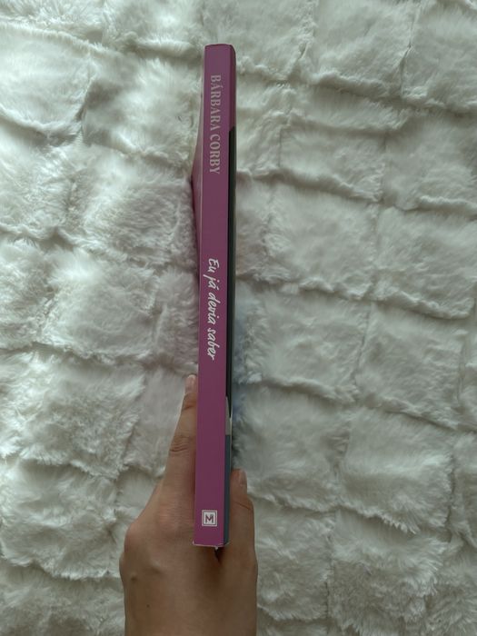 Livro “Eu já devia saber” de Bárbara Corby