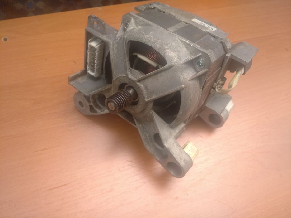 Мотор, ел. двигун пральної машини Whirlpool