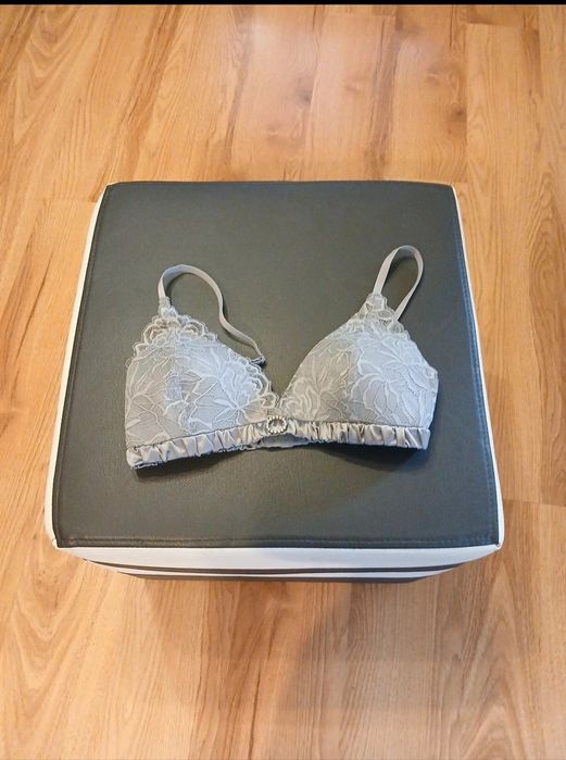 Sprzedam biustonosz m