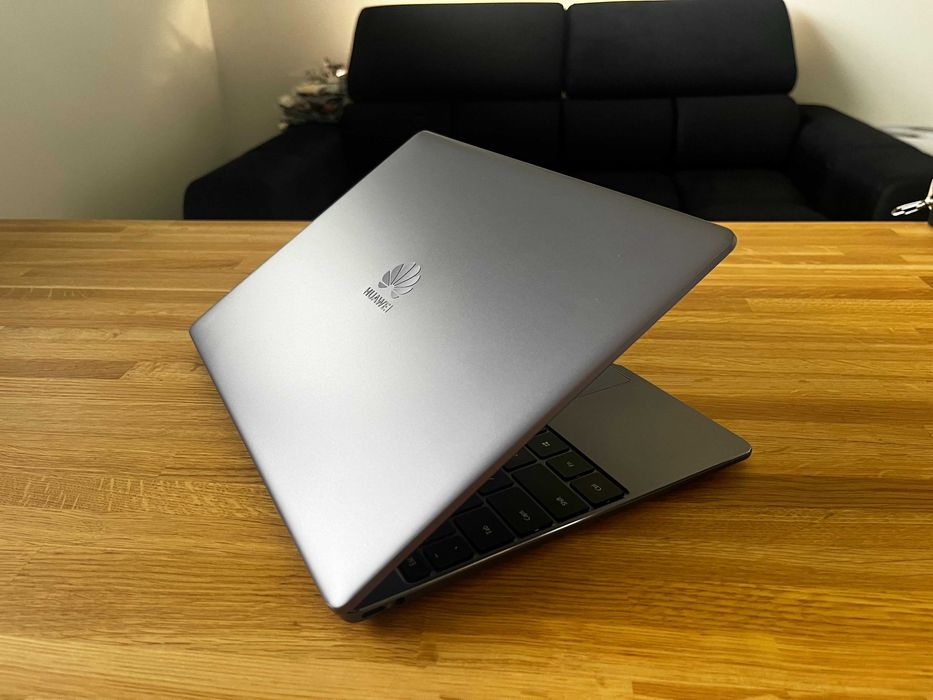 Huawei MateBook 13 (WRT-W19) - Intel i5-8265U / 256 GB SSD / 8GB RAM