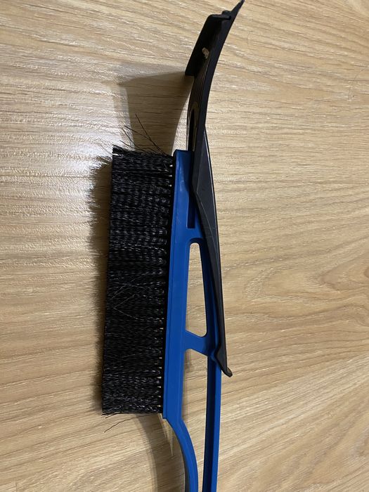 Щітка автомобільна скребок