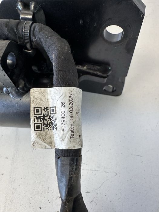 Hak holowniczy  Volkswagen T7  7T0.803.881 C .