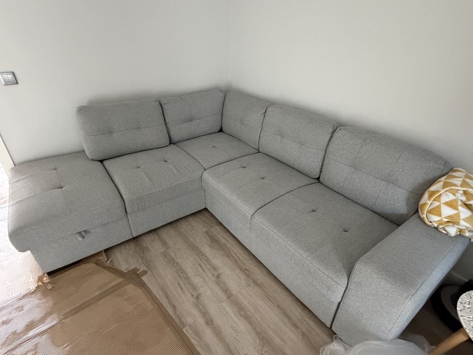 Sofa de canto cinzento