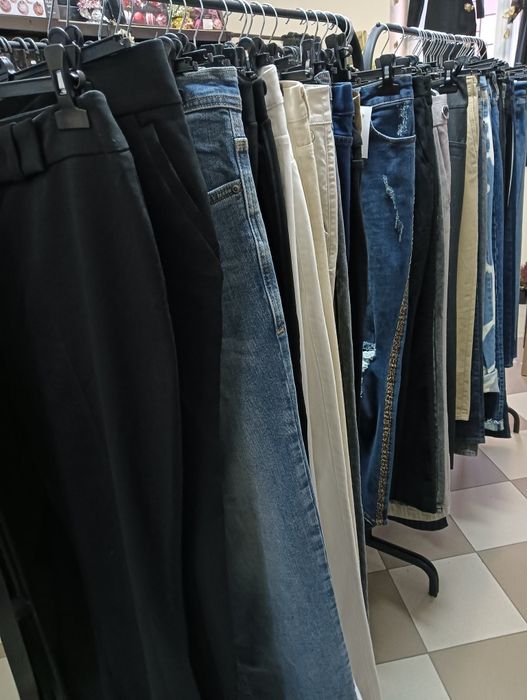 Likwidacja sklepu odzieżowego. Pakiety odzieży mix używana nowa