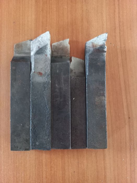 Різці токарні продам