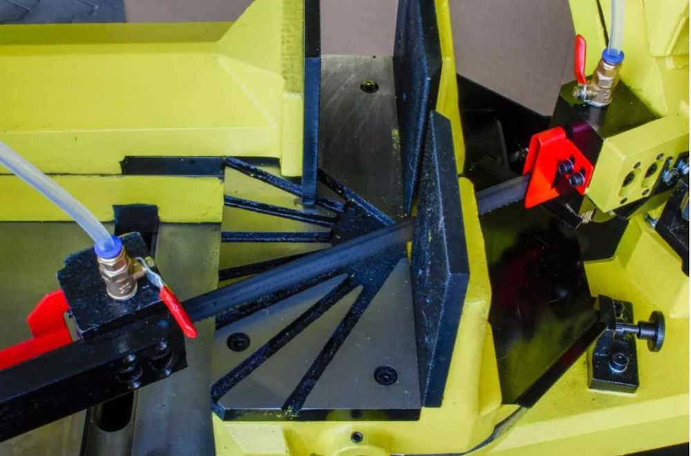 Przecinarka do metalu Piła taśmowa 310x210mm 1,5kW 400V