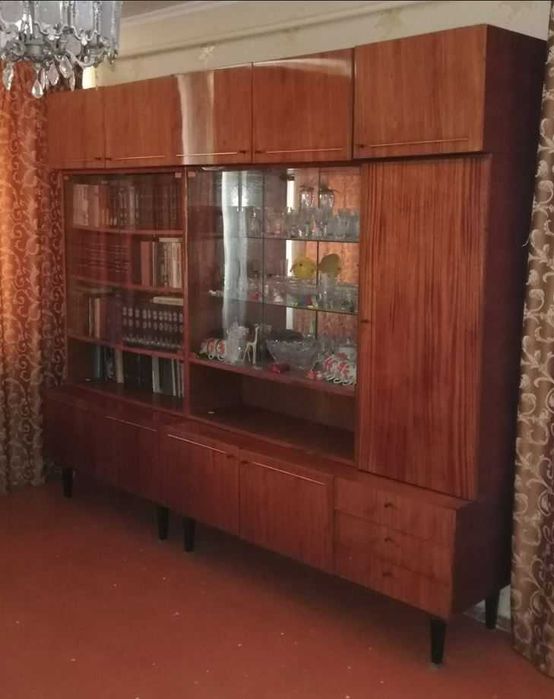 Стенка гостиный гарнитур выс 2м 8см дл.2м 50см полирован. 70-года СССР
