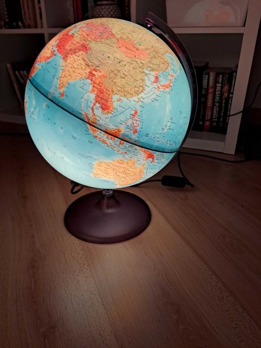 Globo terrestre iluminado