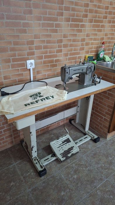 Maquina de costura refrey 430 industrial