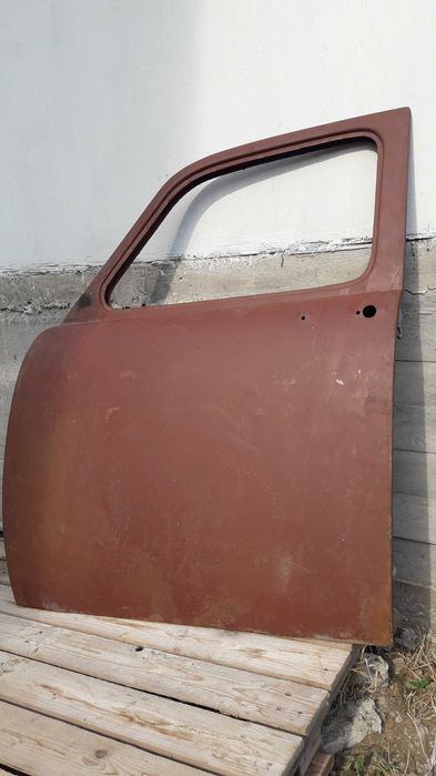 Дверi  москвiч 407