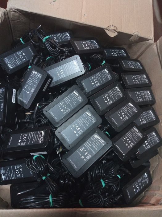 Електрошрот Samsung 14V 4.29A 60W 5.5x2.5 блок живлення оригінал