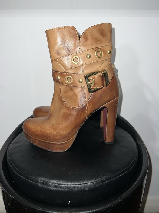 Botas de pele genuína