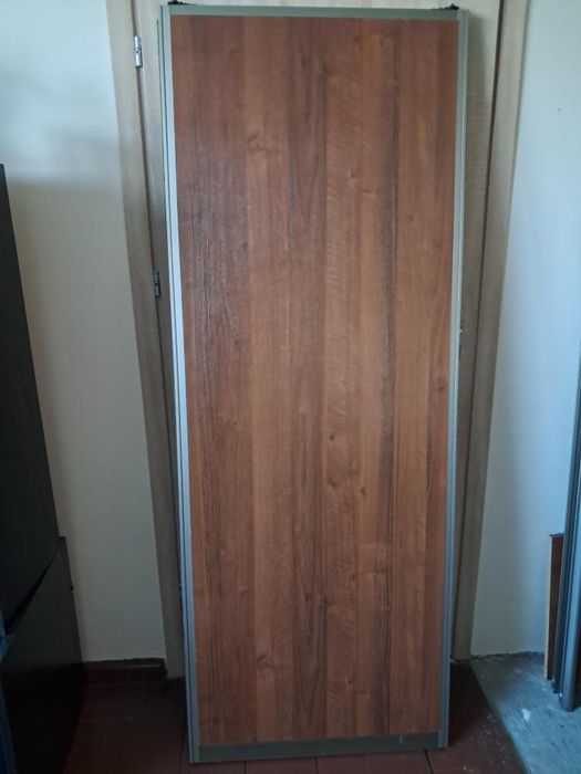 Drzwi przesuwne do szafy