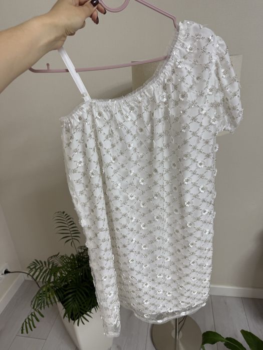 Святкова ефектна сукня на дівчинку Reserved , 158, в ідеальному стані!