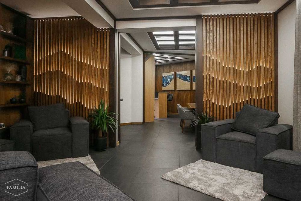 Будинок на вершині своїй гори в м. Яремче