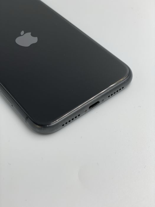 Продаю свій особистий iPhone 11  64ГБ  батарея 82% можна обмін