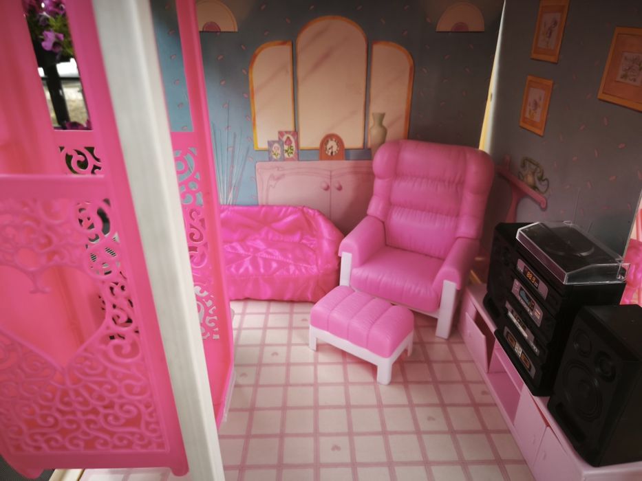 Domek dla lalek Barbie plus gratisy