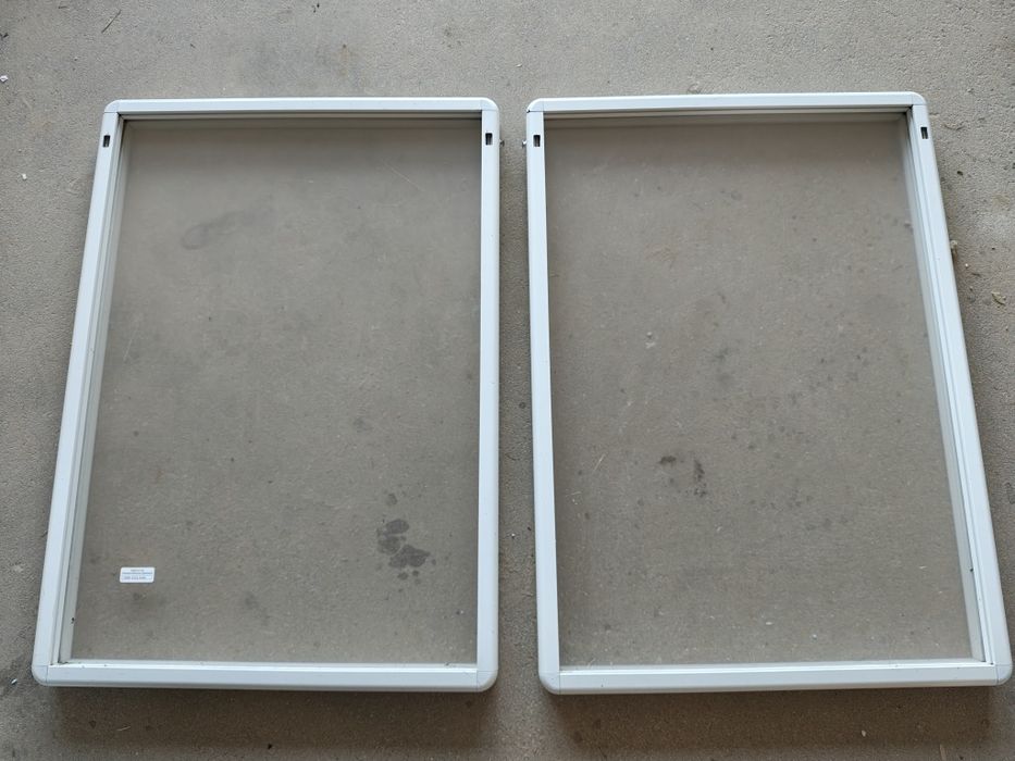 Gablota 2 szt 90x65 cm z zawieszkami