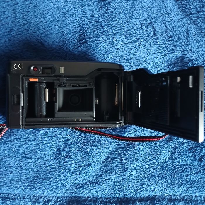 Плівковий Yashica MG-2