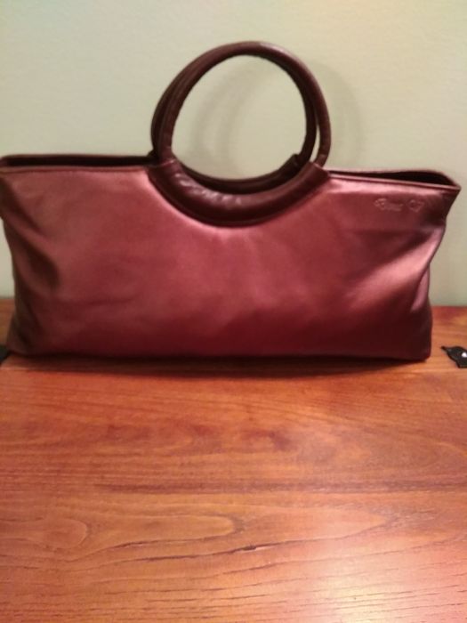 Mala /pochet castanha marca dona