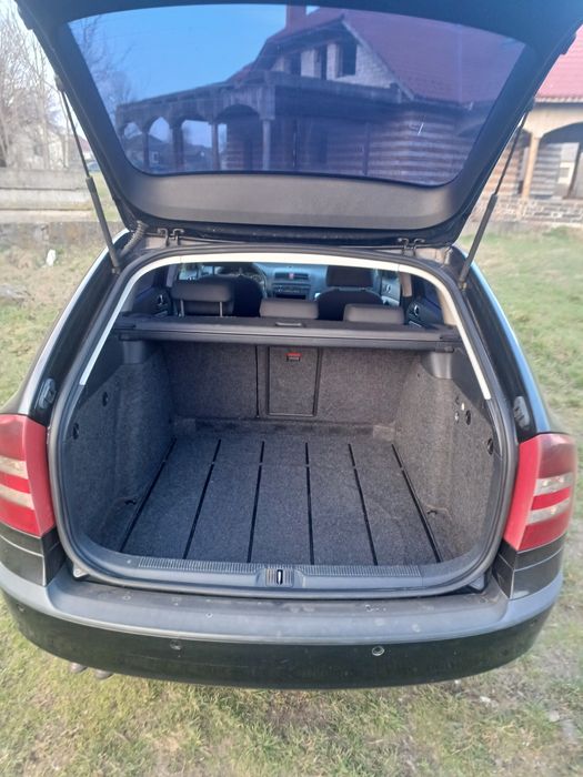 Продам нерозмитнену шкоду октавія 2005 року 2.0 диз ,для військового