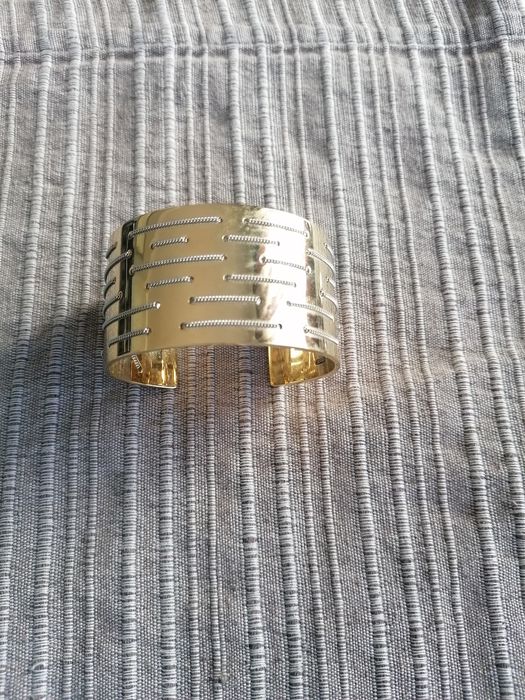 Vária bijutaria Swatch e Calvin Klein