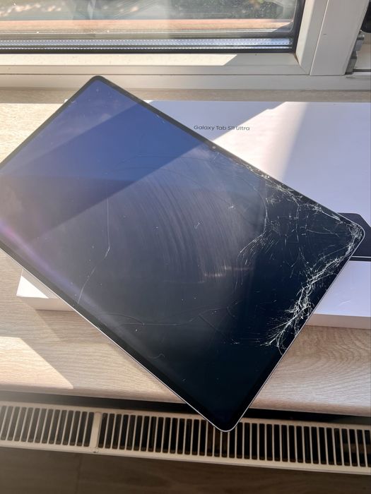 Samsung Galaxy Tab S11 Ultra - новый, разбит экран