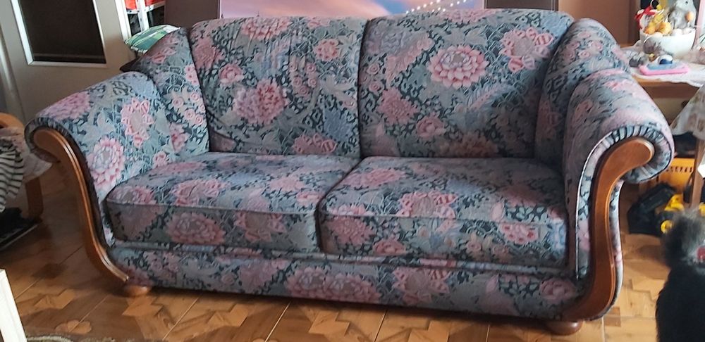 Sofa kanapa do salonu w kwiaty dwuosobowa