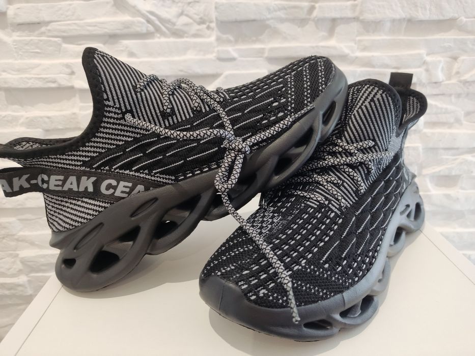 Buty sportowe męskie 39 (25 cm)