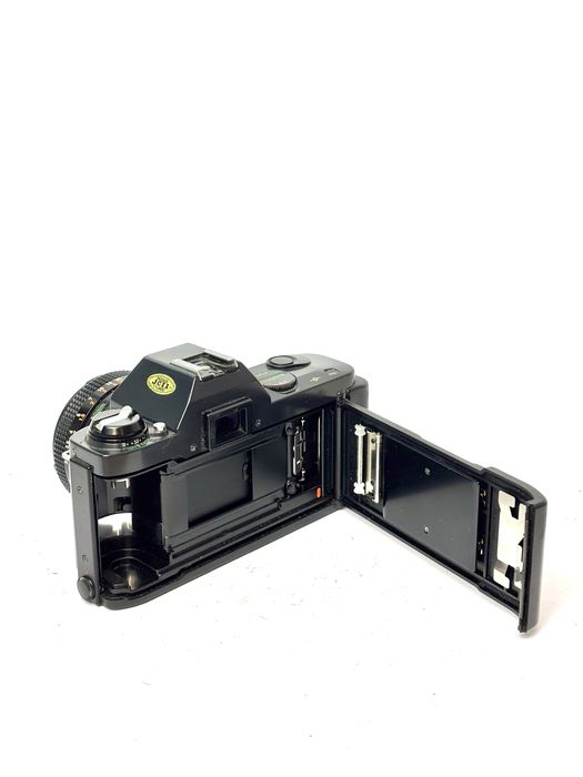 Canon T50 + Canon FD 50mm f/1.8