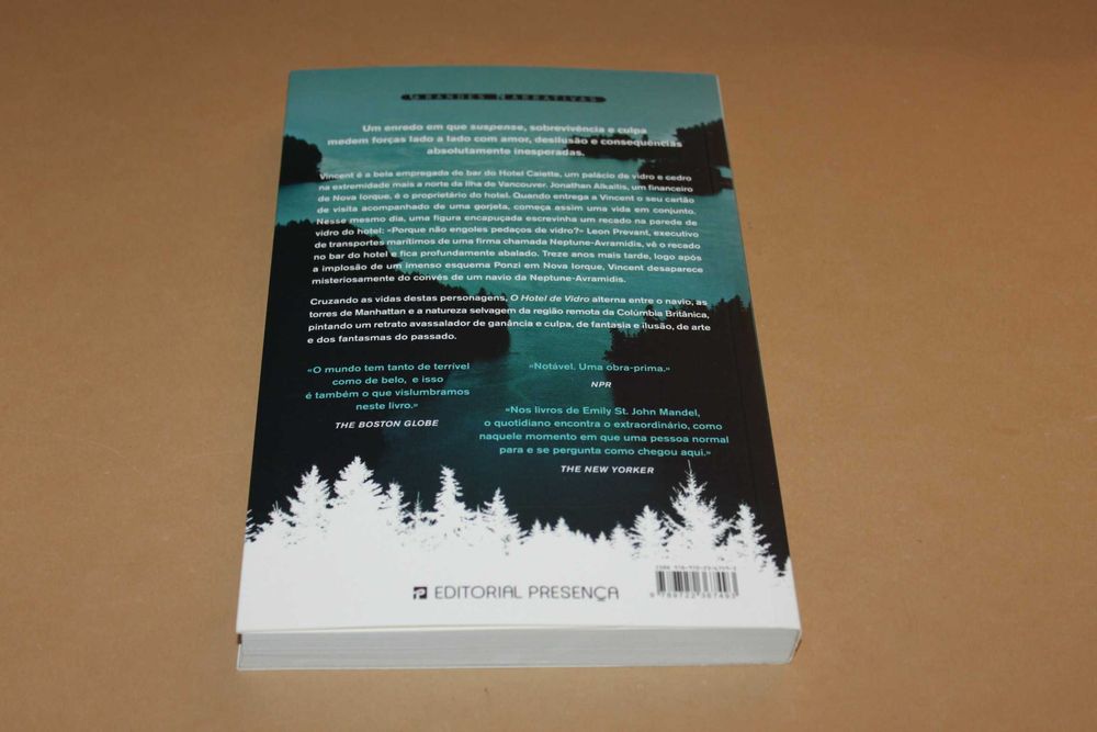 O Hotel de Vidro//Emily St.John Mandel