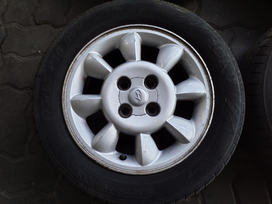 Jantes Hyundai R14 Com Pneus 175/65 Furação 4X100