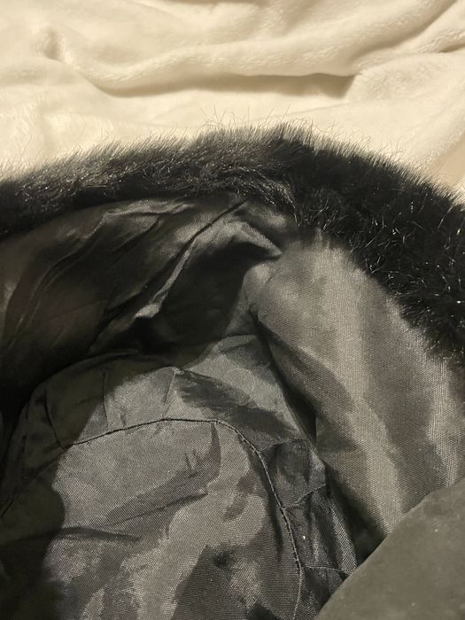 Kapelusz vintage z czarnego futra – elegancki, klasyczny