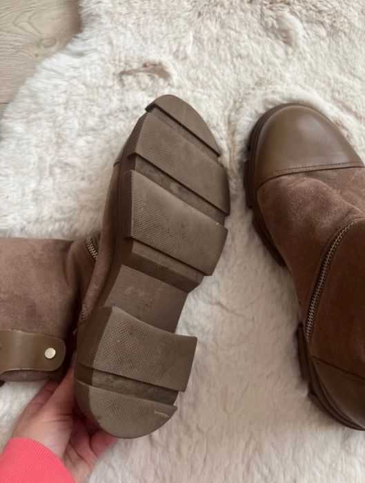 Modne zamszowe botki rozmiar 41