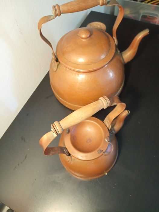 Conjunto chaleiras em cobre com pega de madeira		
Vintage	Rustico