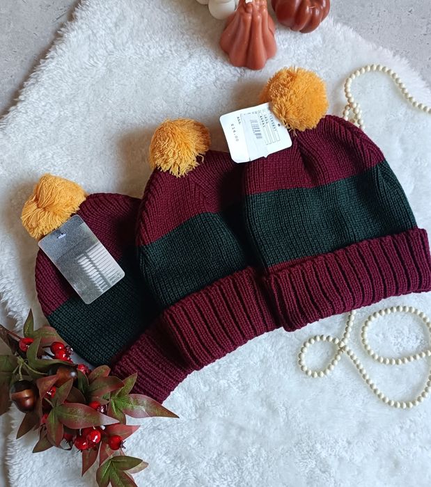 Zestaw 3 ciepłych czapek w paski z pomponem na zimę