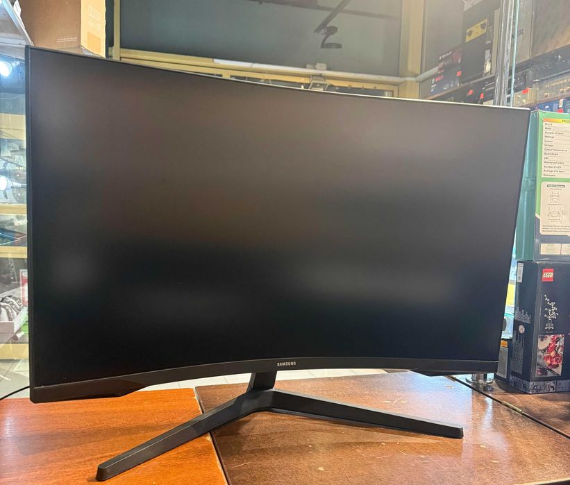Monitor Samsung Odyssey G5 S32CG552EU 32" 2k VA 165Hz / Stan bdb