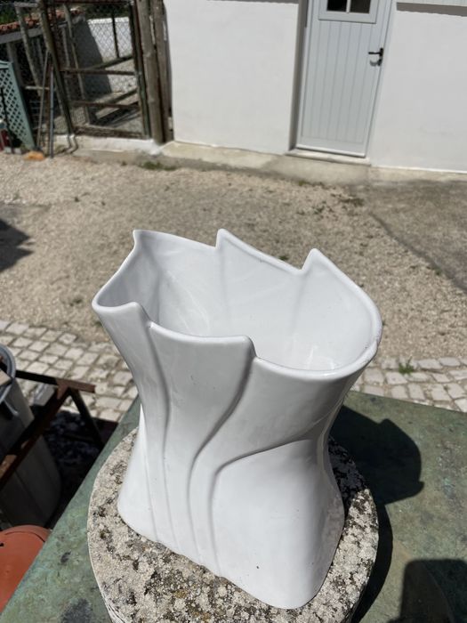 Vaso/floreira em branco