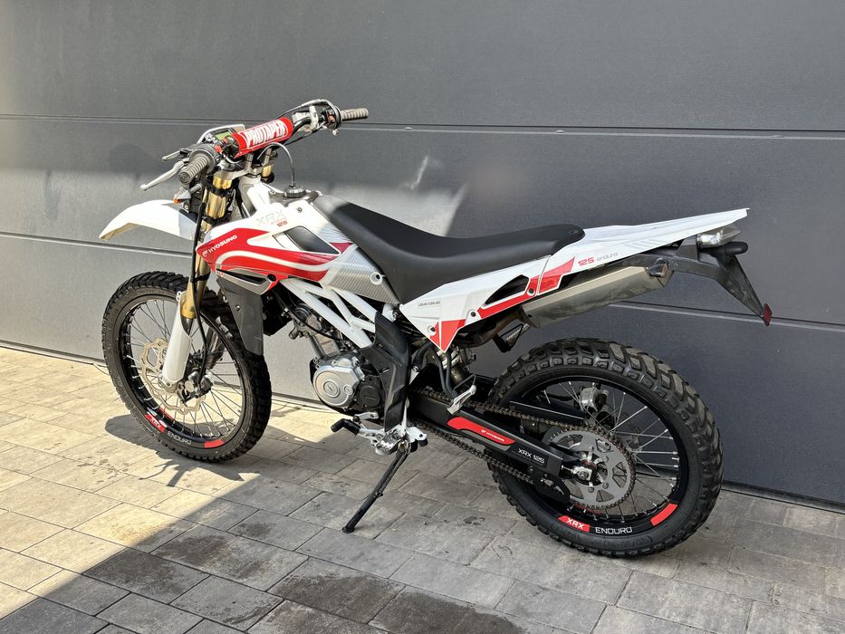Hyosung XRX enduro 125  super stan