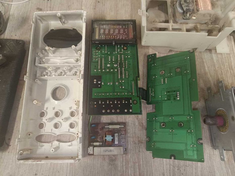 Мікрохвильова піч Samsung CK95R-US/BWT на запчастини