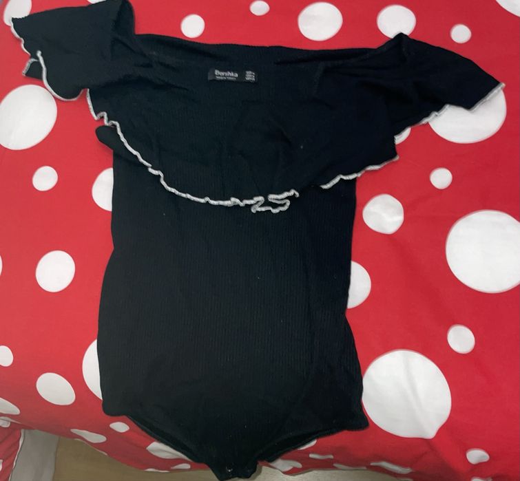 Body preto sem ombros