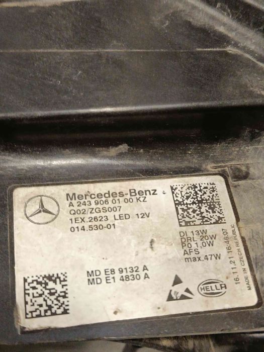 Ótica / farol esquerda MERCEDES-BENZ EQB (X243)