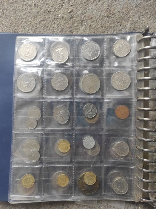 Conjunto de moedas antigas