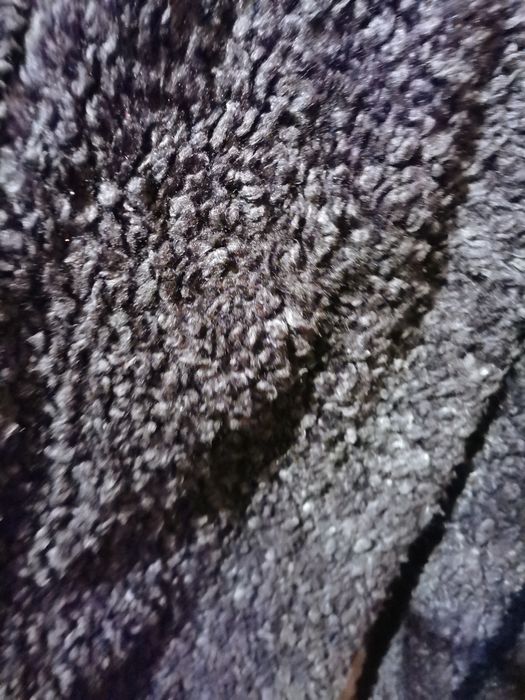 Czarny płaszcz (sztuczne futerko karakuły), r. XXL