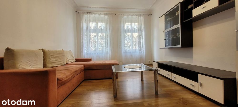 Przestronne, I piętro 2 pokoje, kamienica